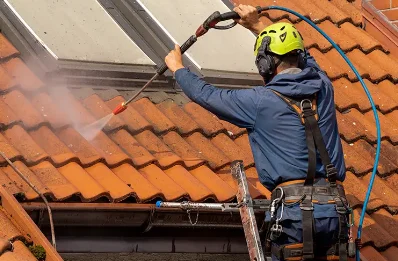 Démoussage et hydrofuge de toiture à Auxange